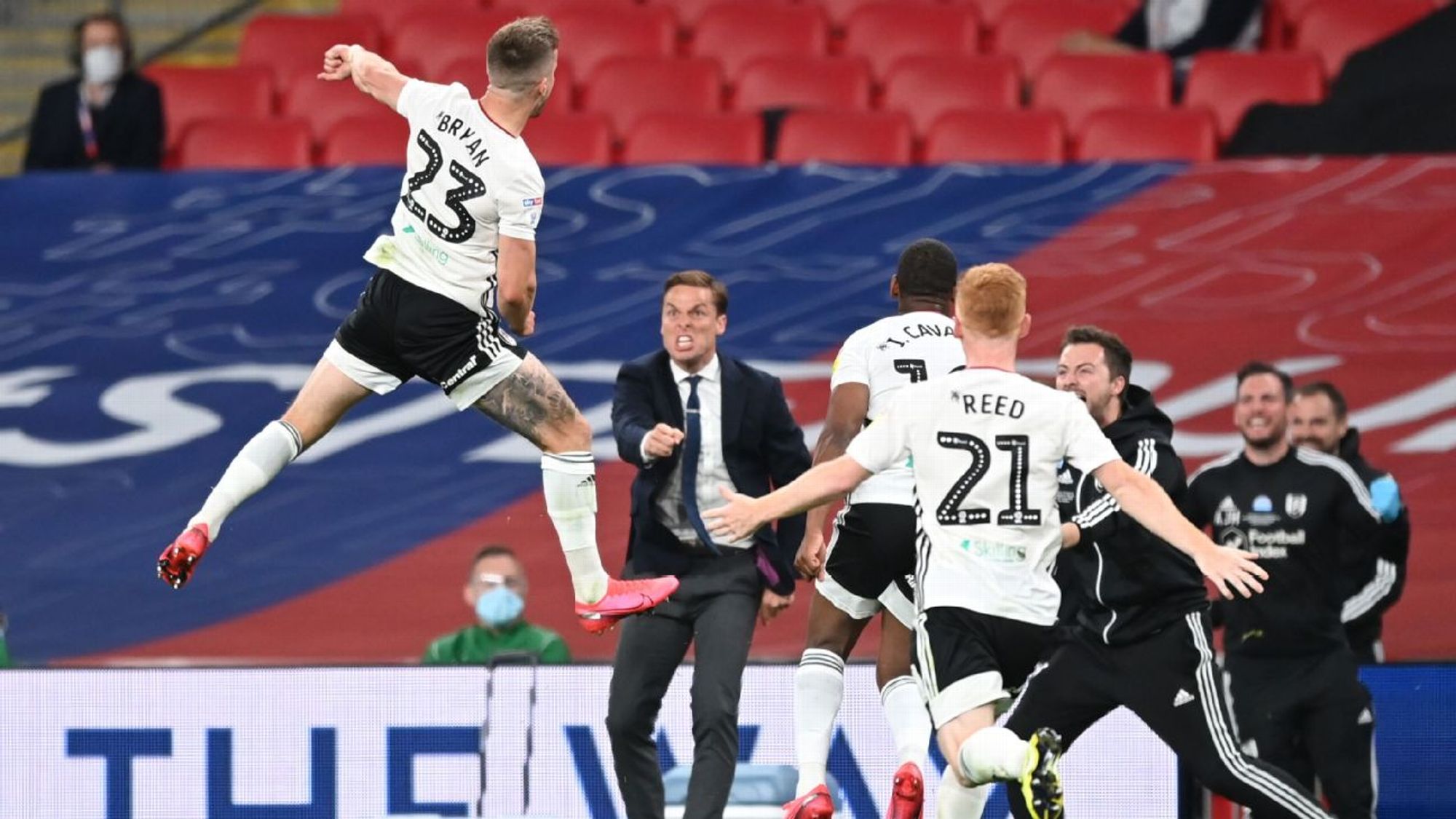 裁判判罚的 裁判判罚的